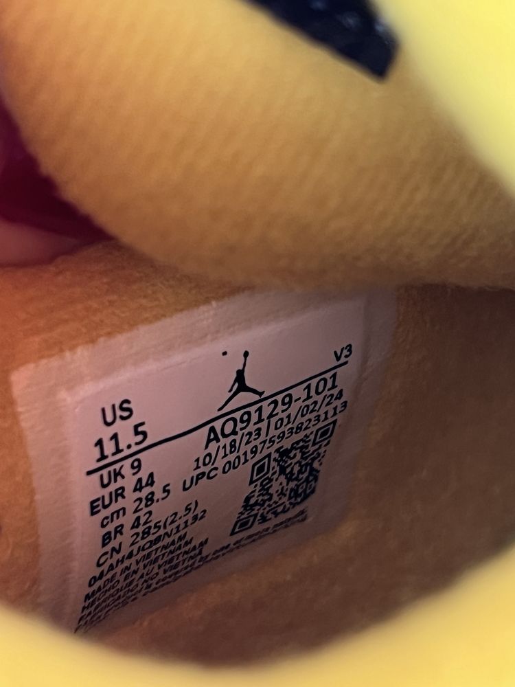 Оригинал Nike Air Jordan 4 Retro Vivide Sulfur (AQ9129 101) джордани
