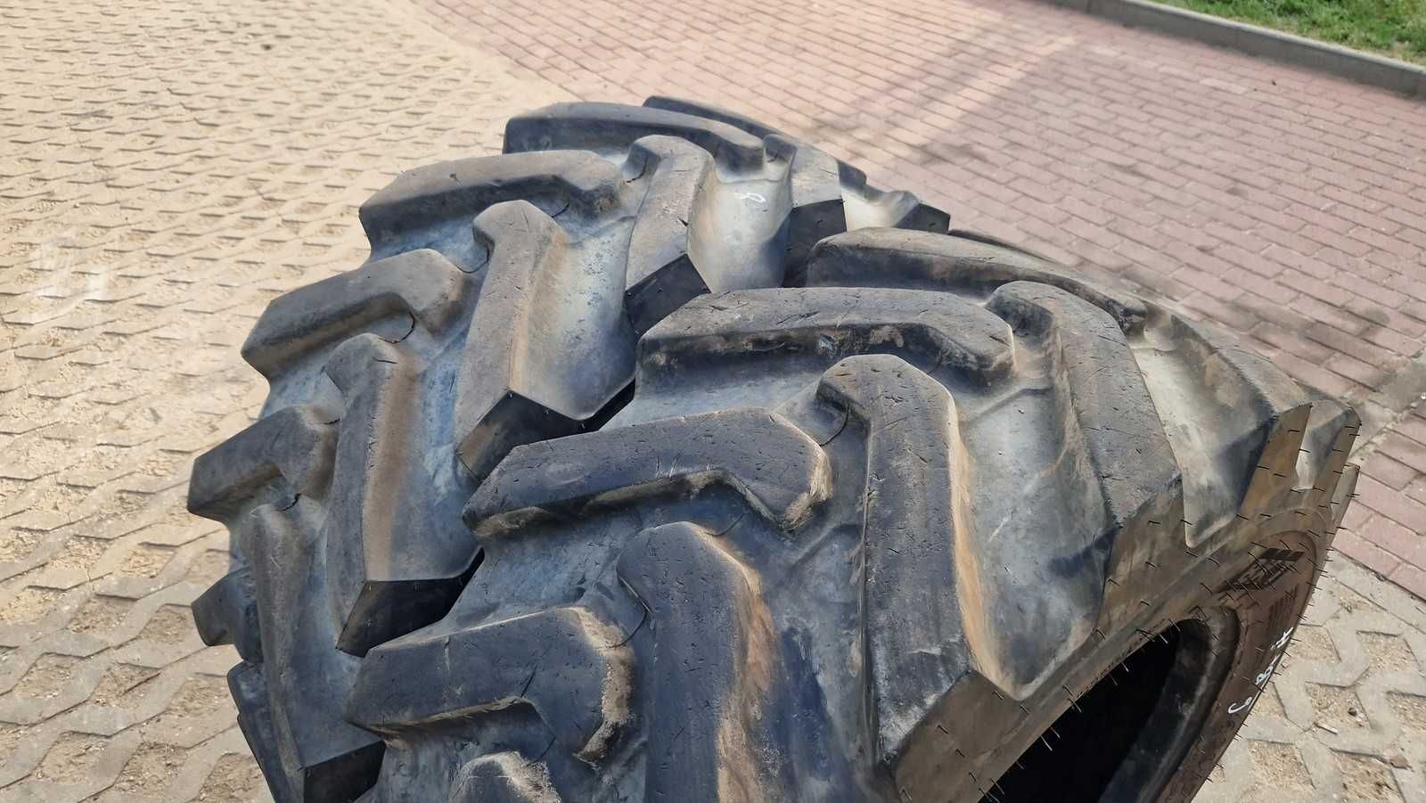 400/70-24, 400/70r24 405/70-24, 16.0/70-24 BKT Constar 90%