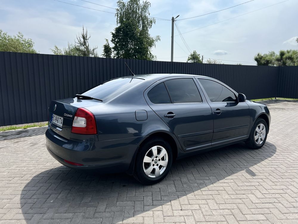Skoda octavia (a5) 10.2011 року MPI 1.6  газ/бензин