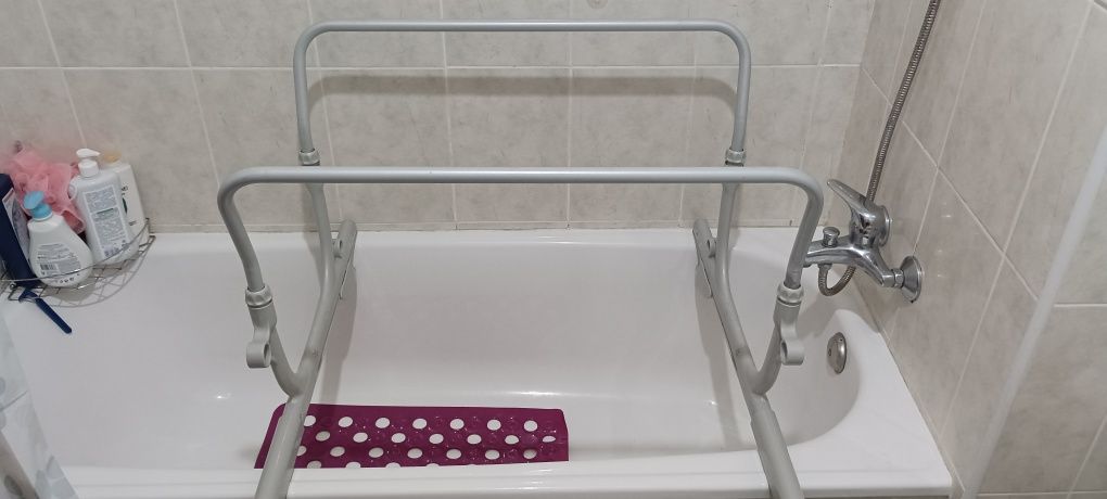 Banheira com suporte