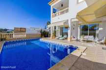 Moradia T4 Espaçosa Com Piscina Para Venda -Sargaçal