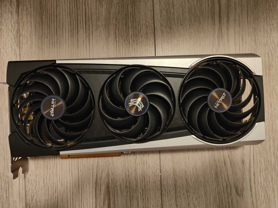 Sapphire NITRO+ Radeon RX 6700 XT 12GB – Ідеальний стан, обслужена