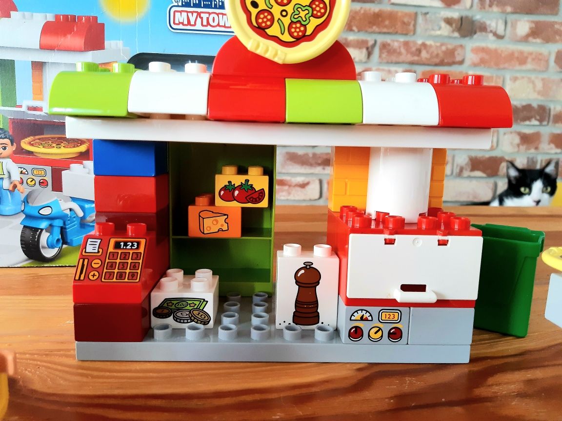 Zestaw Lego Duplo pizzeria 10834 + dodatkowe inne klocki