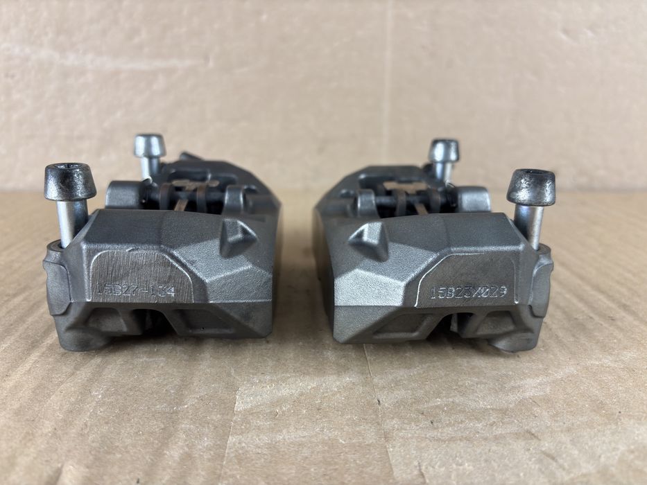 Ducati Monster 821 Zaciski Hamulcowe Brembo Klocki Hamulcowe MONOBLOCK