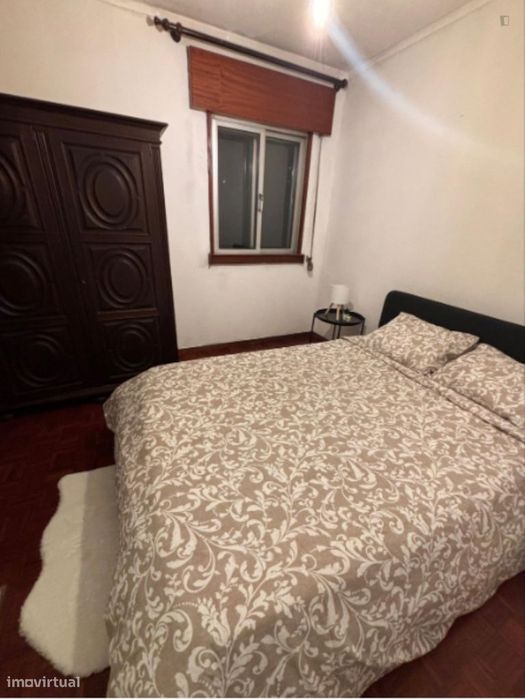 773832 - Quarto com cama de casal em...