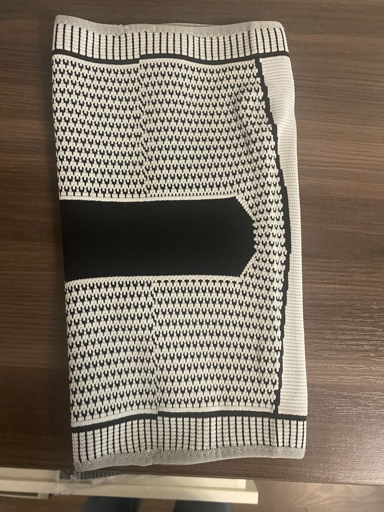 Продам наколенник.