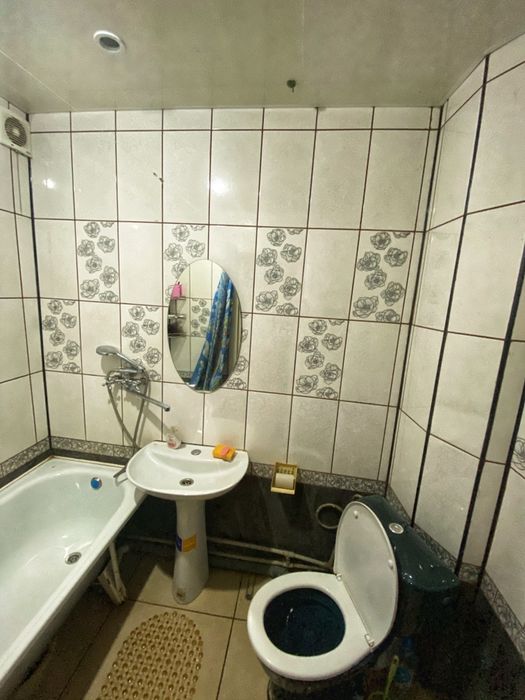 Посуточно, почасово 1 ком, 4 больница 40 лет,