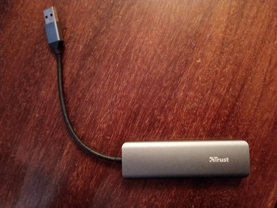 USB хаб Trust Halyx (4 порти)