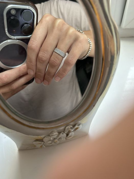 Стильне якісне срібне з камінцями колечко, перстень, дешево