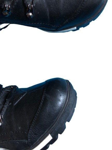 Продам шкіряні черевики(утеплені кросівки) 39р