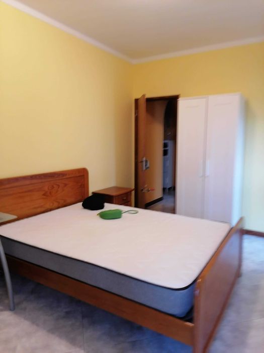 Alugo Quarto em Faro em Apart. T3, junto ao Hospital - Sra. Solteira