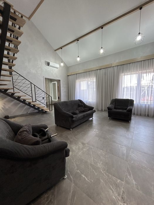 Продам будинок на Правому березі