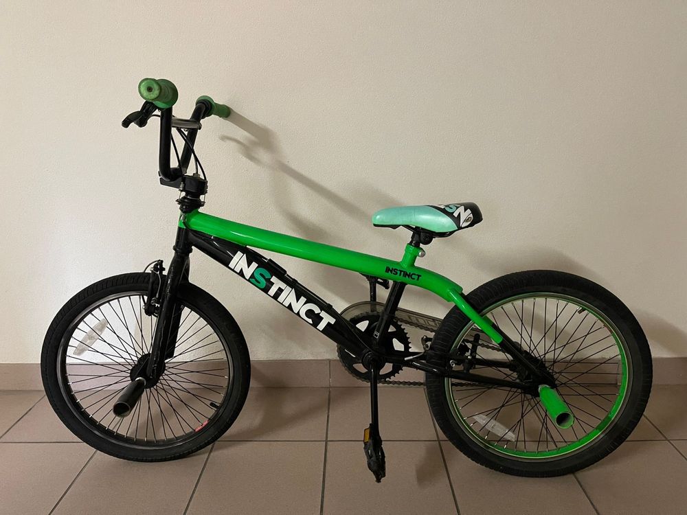 Bicicleta BMX verde