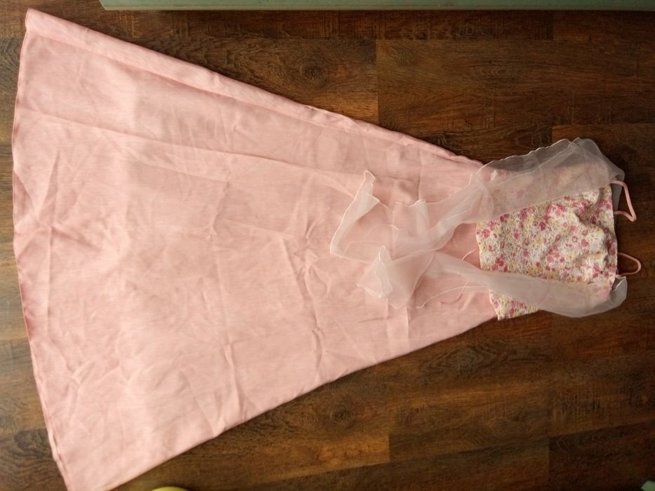 Komplet. Spódnica. Gorset. Szal.