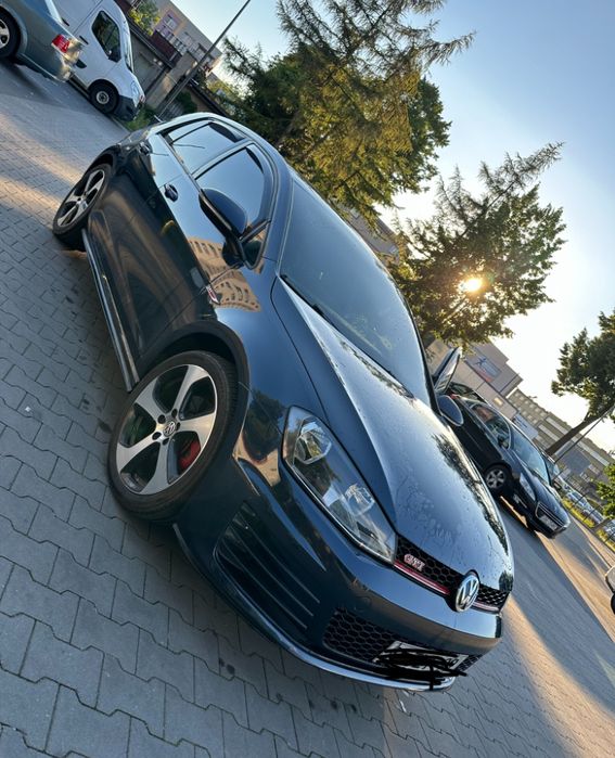 Golf GTI-7 niski przebieg 2017r 2.0 245 km