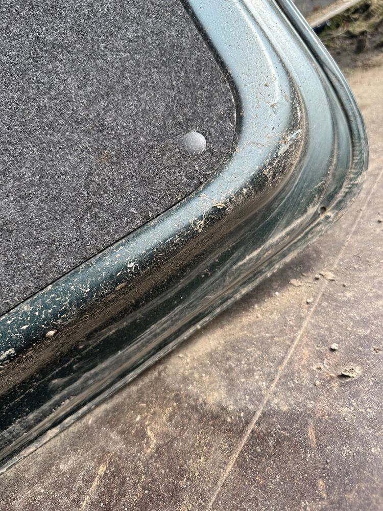 Кришка багажника в зборі Toyota Yaris 99-06