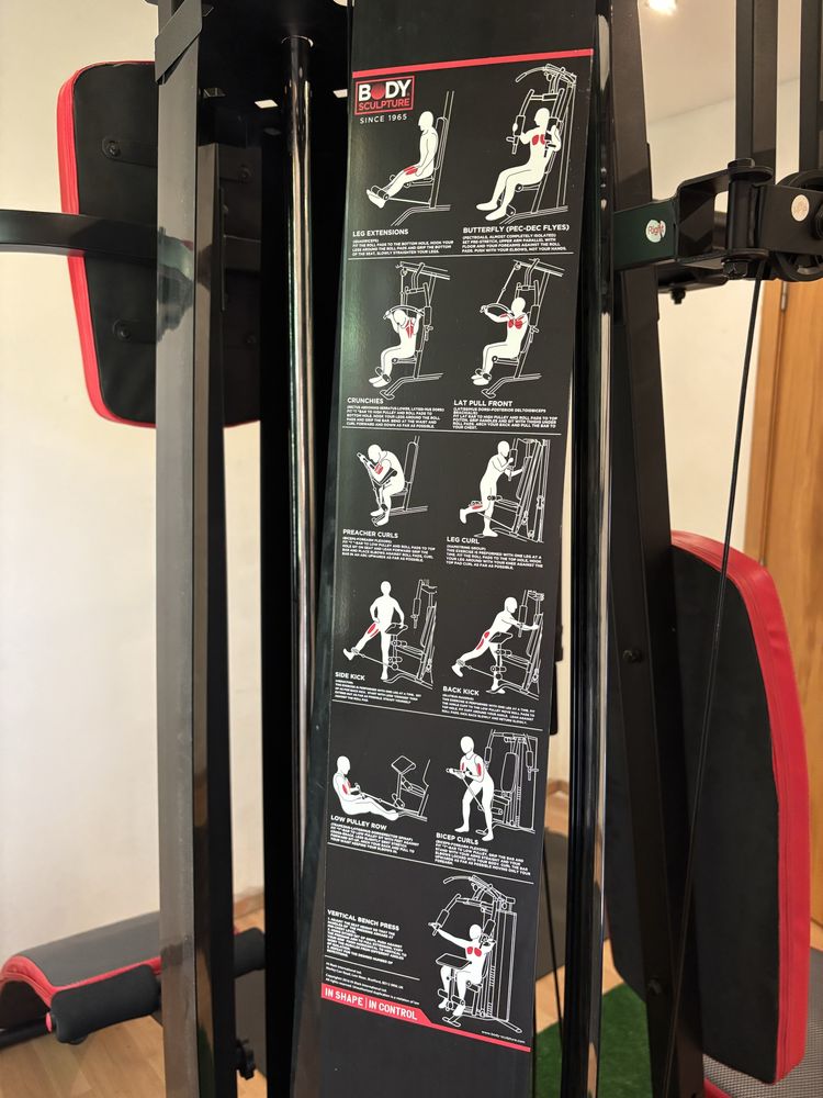 Máquina de musculação multifunções