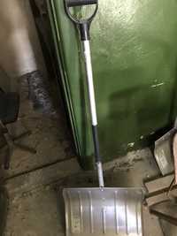 Снеговая лопата алюминиевая с ручкой