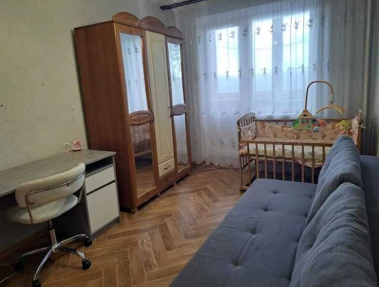 Продаж 3-к квартири вул. Реміснича
