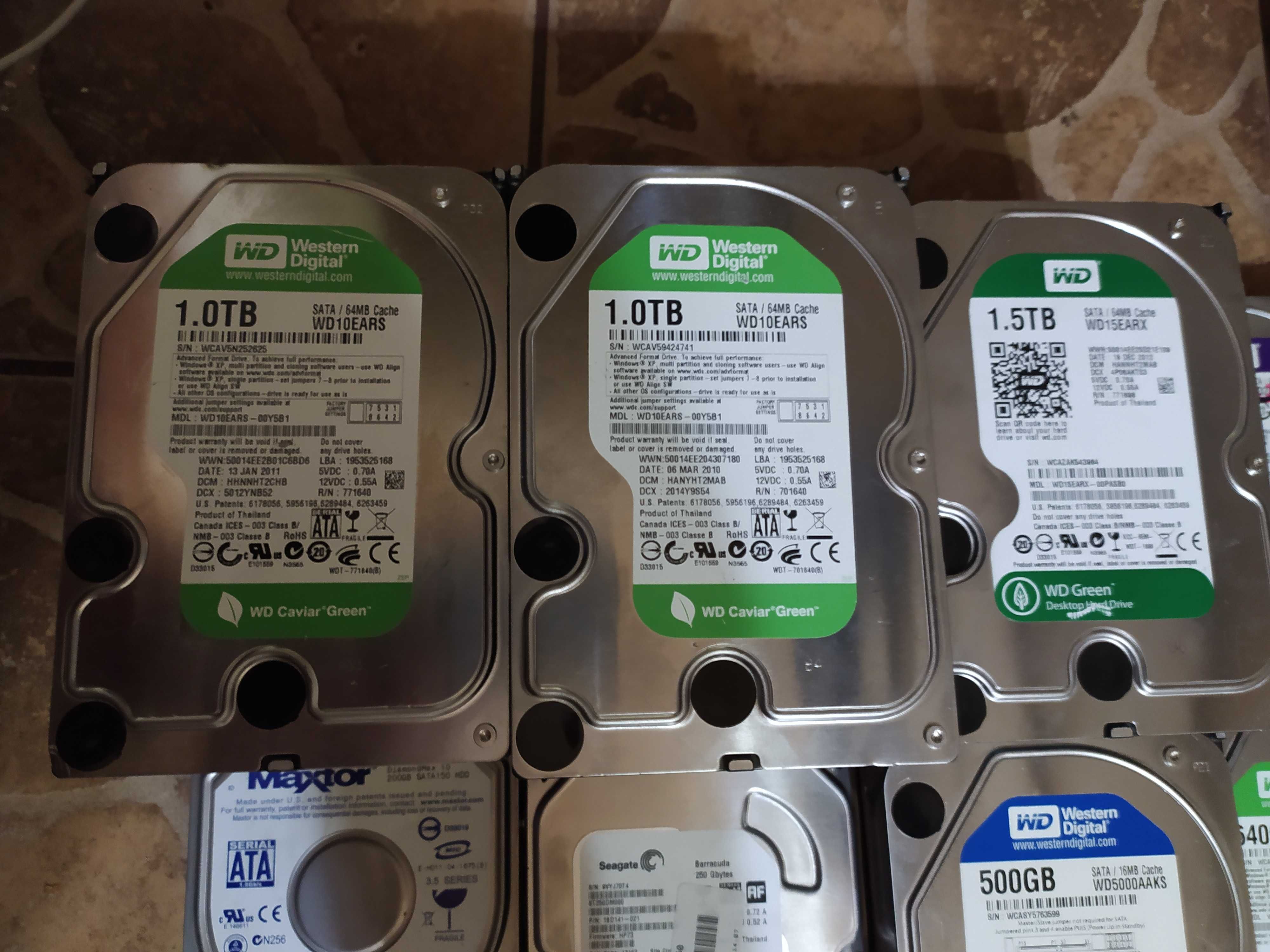 Dyski twarde 200MB, 250MB, 500 GB, 640 GB, 1 TB, 1,5 TB, 2 TB, 4 TB.