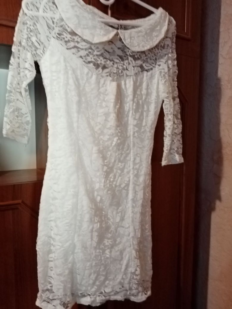 Плаття,   піджаки.