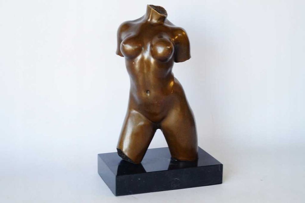 KOBIETA figura z brązu bez rąk rzeźba nowoczesna 1