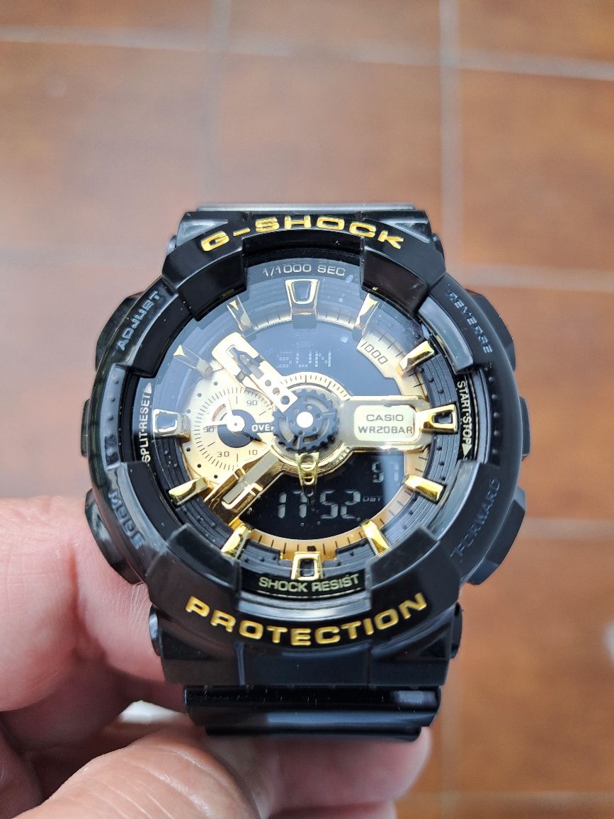 Zegarek Casio G-SHOCK czarno - złoty