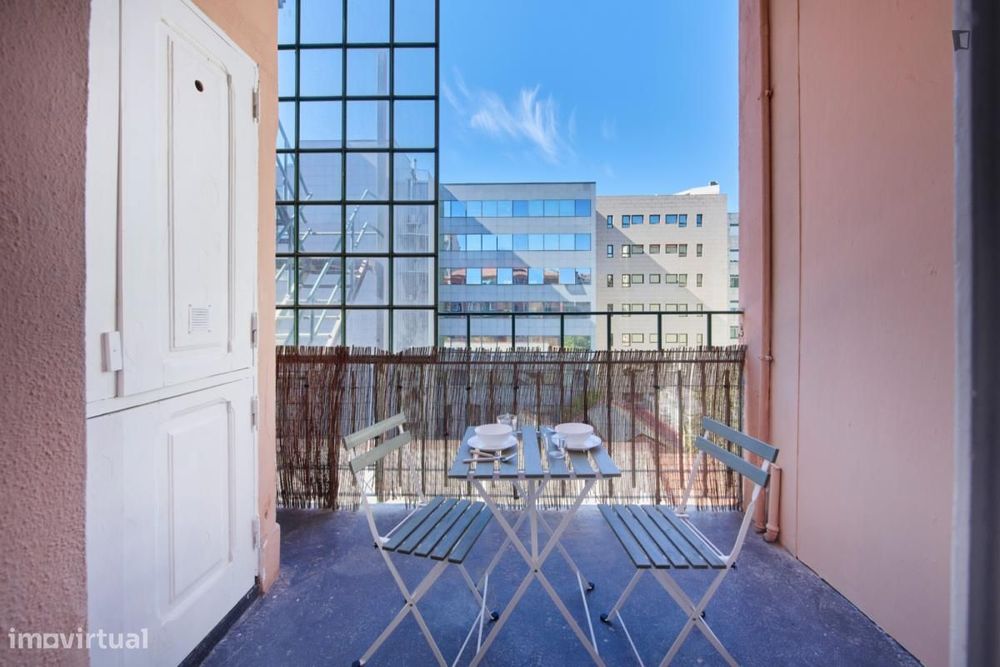 Quarto - localizado em Entrecampos Lisbon