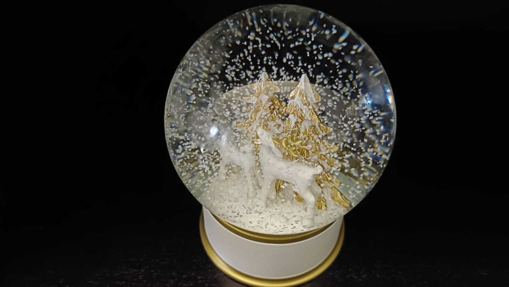 Loiças finas de porcelana dourada de valor incalculável