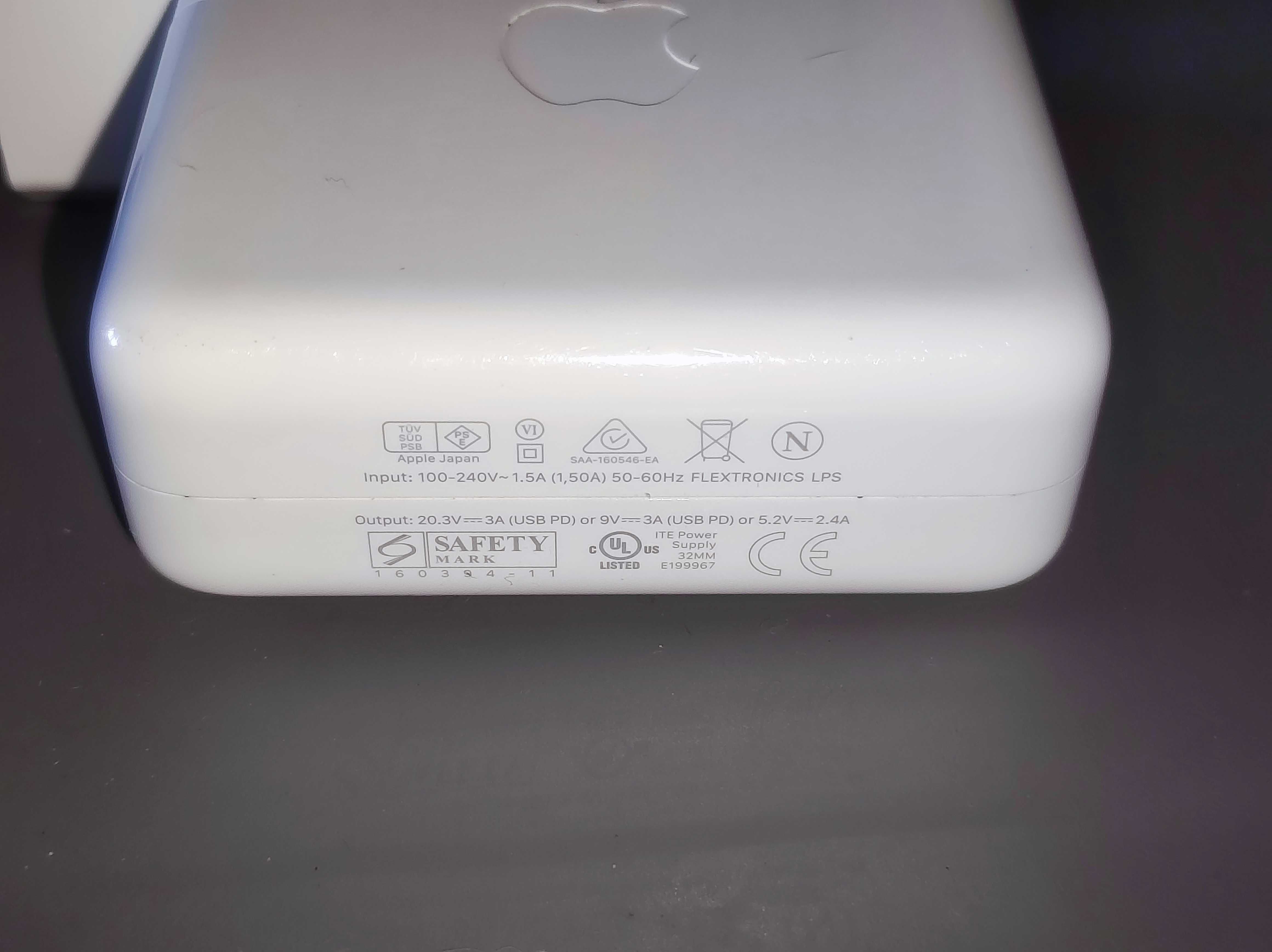 Зарядное MakBook 61W USB-C неисправное