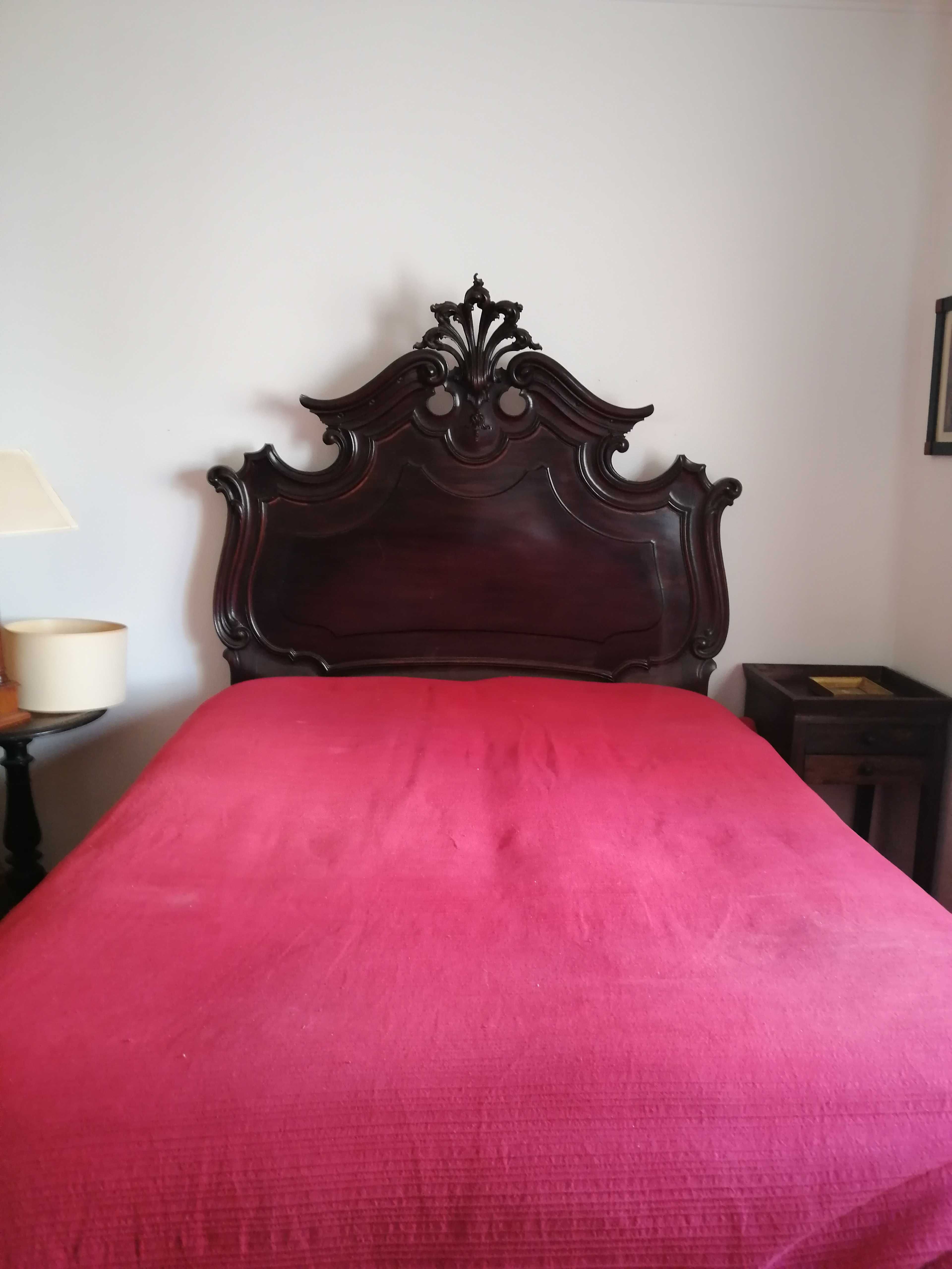 Cama de casal vintage