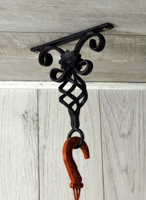 Wieszak Hak Uchwyt sufitowy kuty na doniczkę - Czarny RAL 9005 (W13)