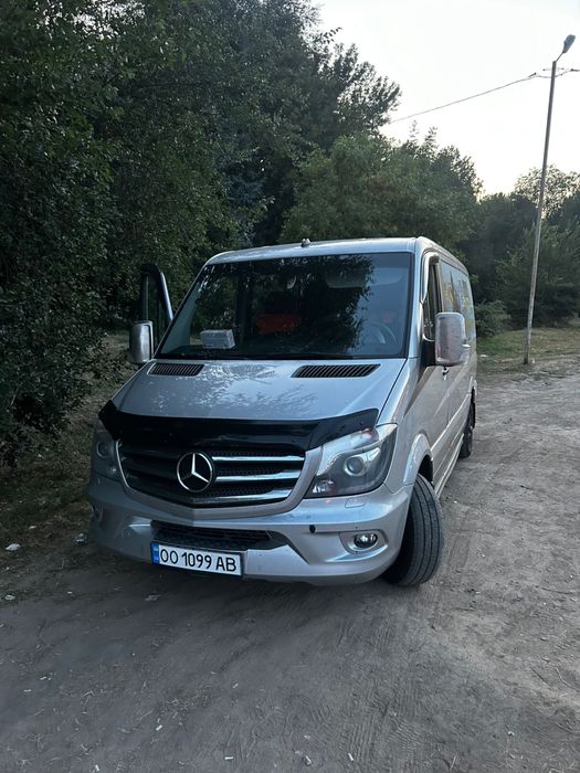 Оренда   мікроавтобусів , автобусів , легкових авто . Трансфер