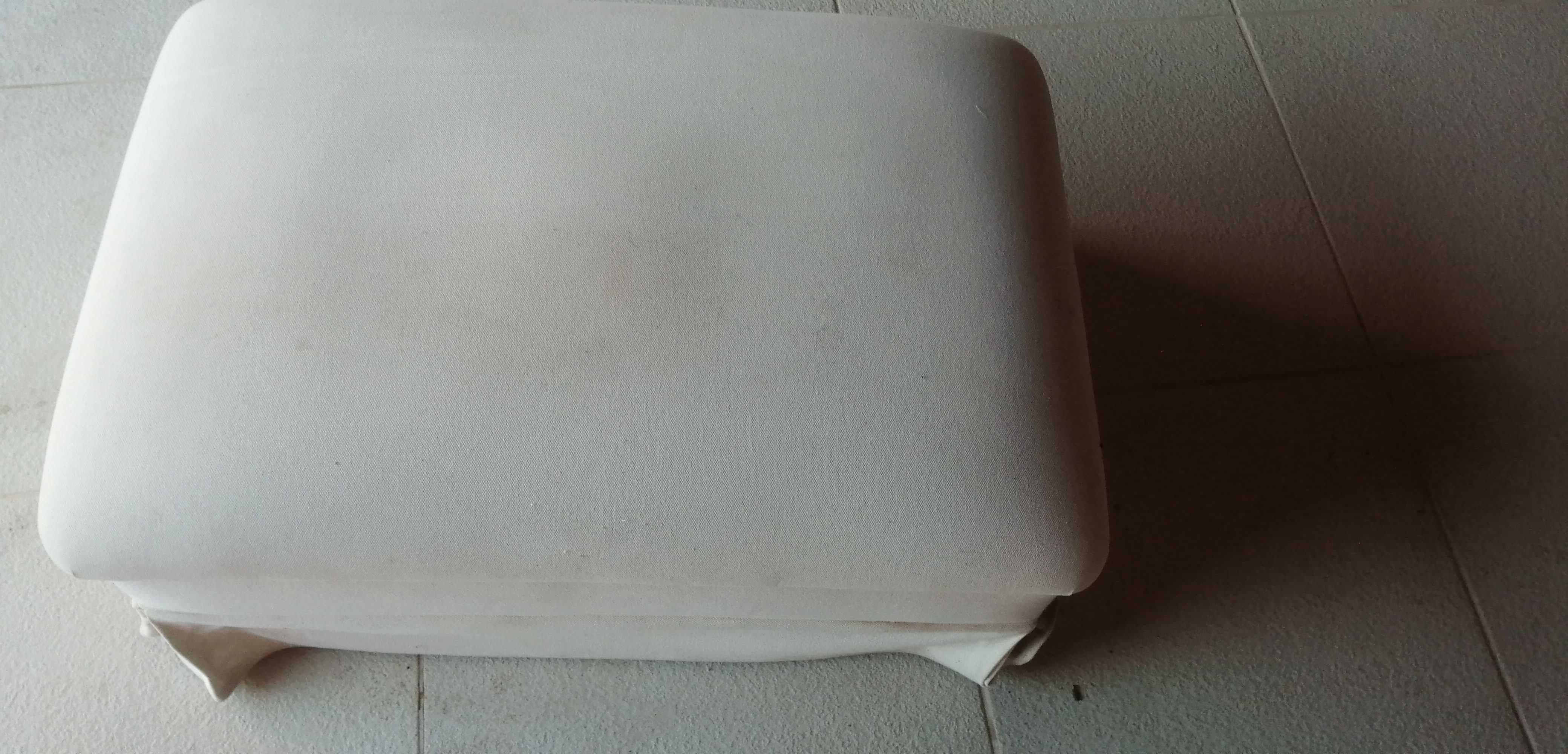 sofá de quarto e
