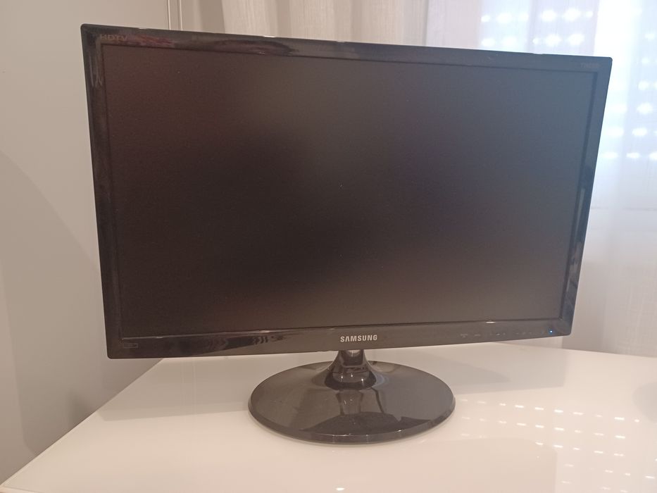 Tv Samsung 24 polegadas c comando universal que deve ser configurado