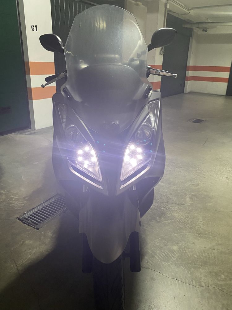 Kymco downtown 125i com 8200km