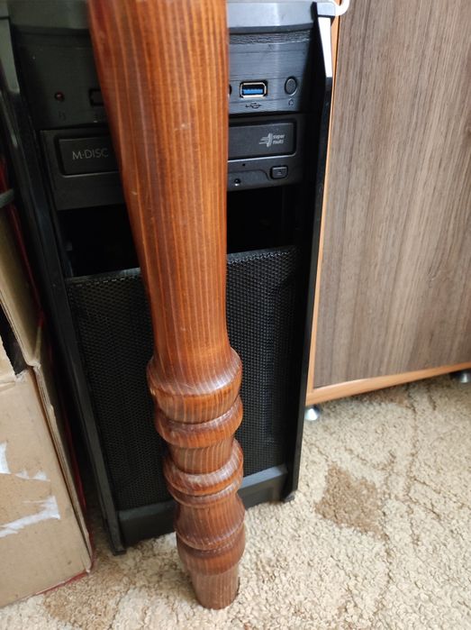 Уголок дерев'яний