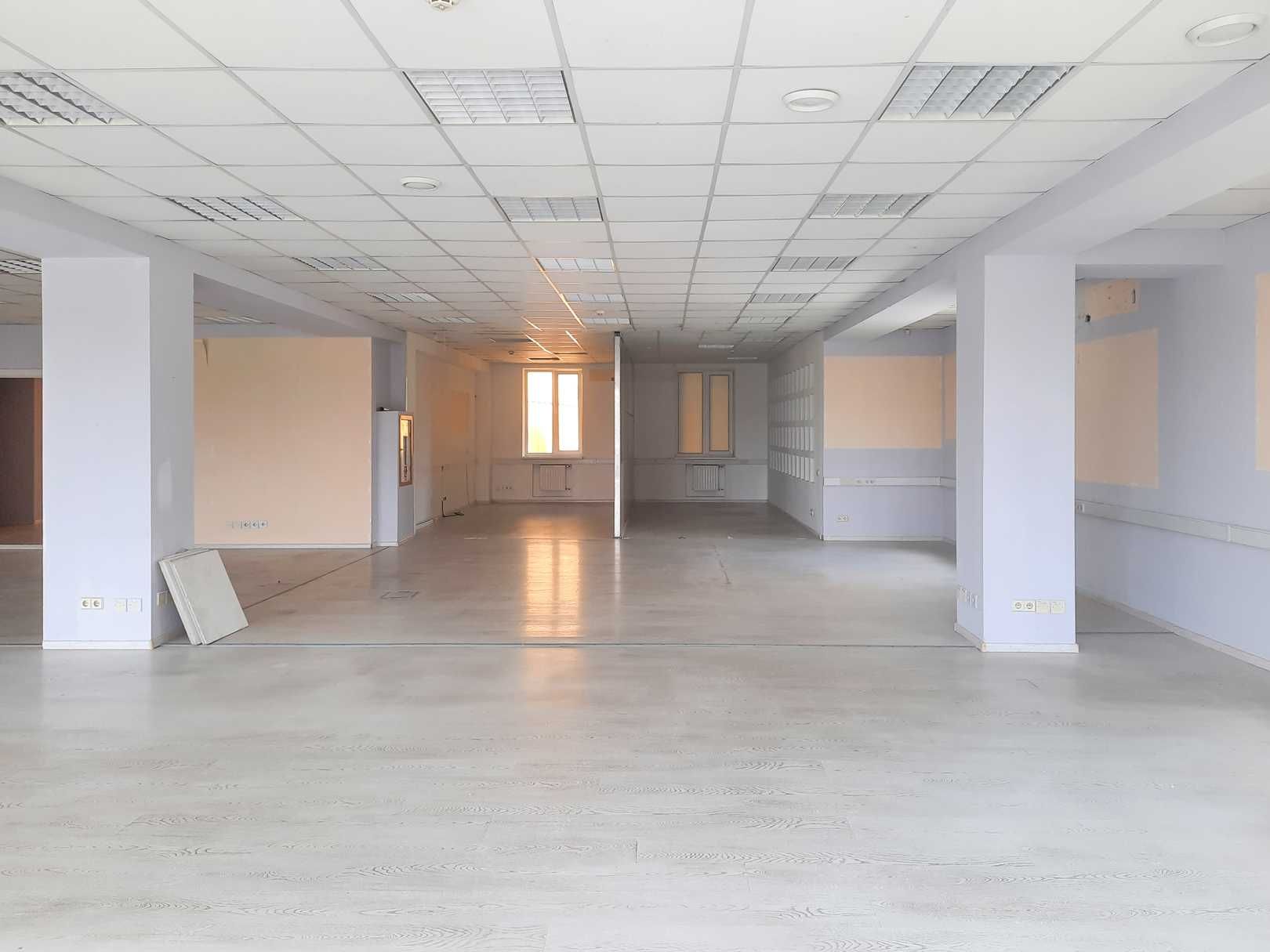 Оренда офісу 293 м² Форум Термінал Столичне шосе, 100