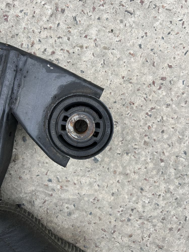 Підрамник передній opel zafira c 1.6d 13327070