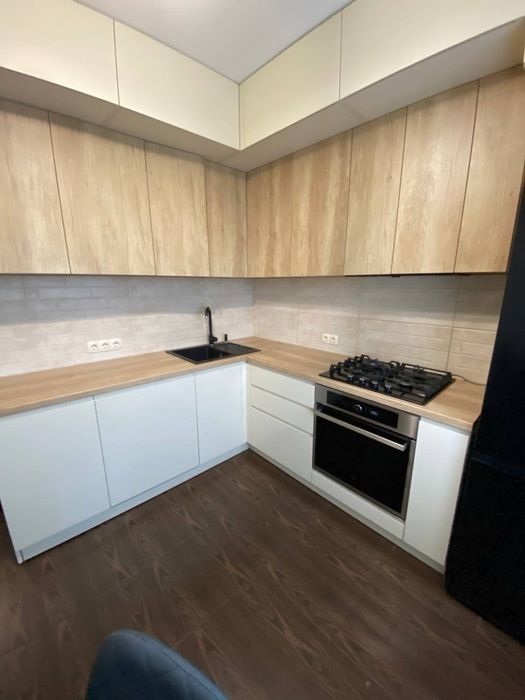 Стильна 2-кімнатна квартира на 9-му поверсі з панорамним видом