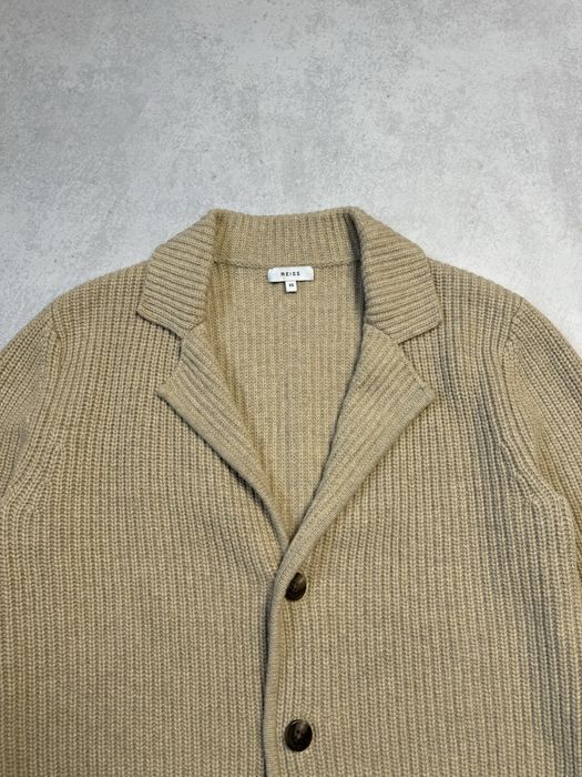 Шерстяной кардиган Reiss мужской вязаный бежевого цвета (оригинал)