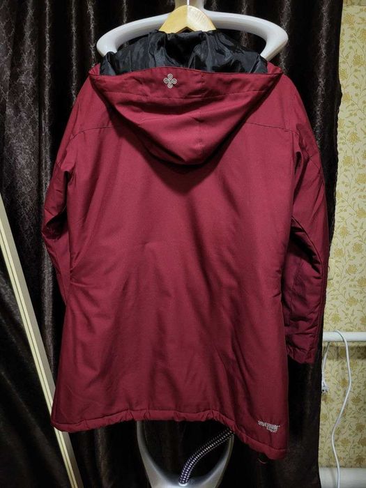 Жіноча вітровка, на весну або осінь