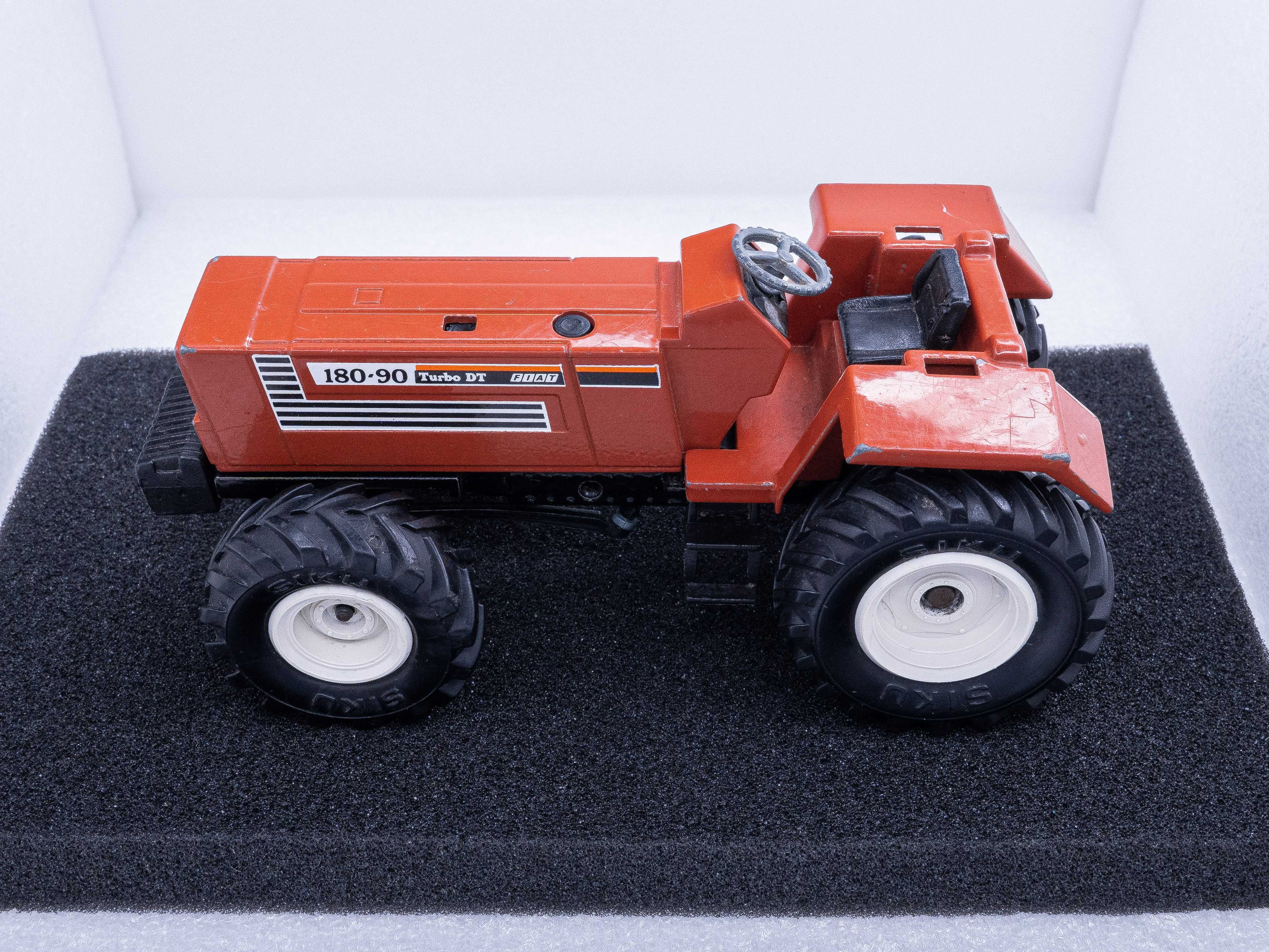 Model w skali 1:32 SIKU 2861 Fiatagri FIAT 180-90 DT Turbo z roku 1990