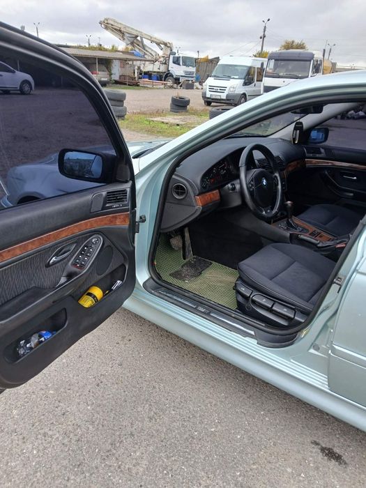 Продам автомобиль БМВ Е39