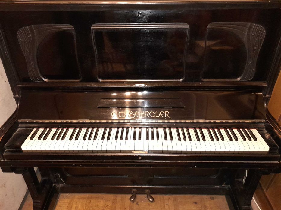 Pianino Schröder 114 lat