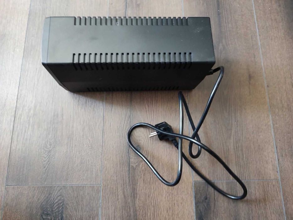 Джерело безперебійного живлення Trust Paxxon 800VA UPS 2