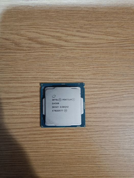 Процесор Intel Pentium G4560