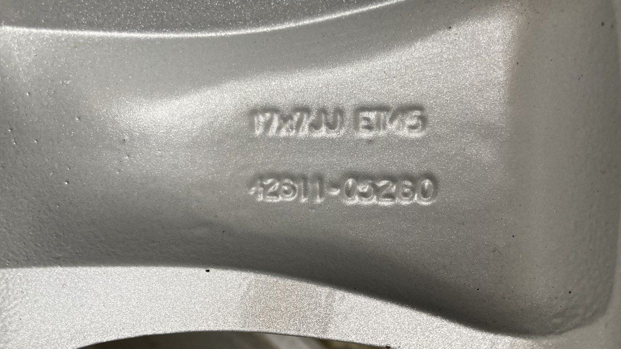 Комплект оригінальних  дисків R17 для Toyota