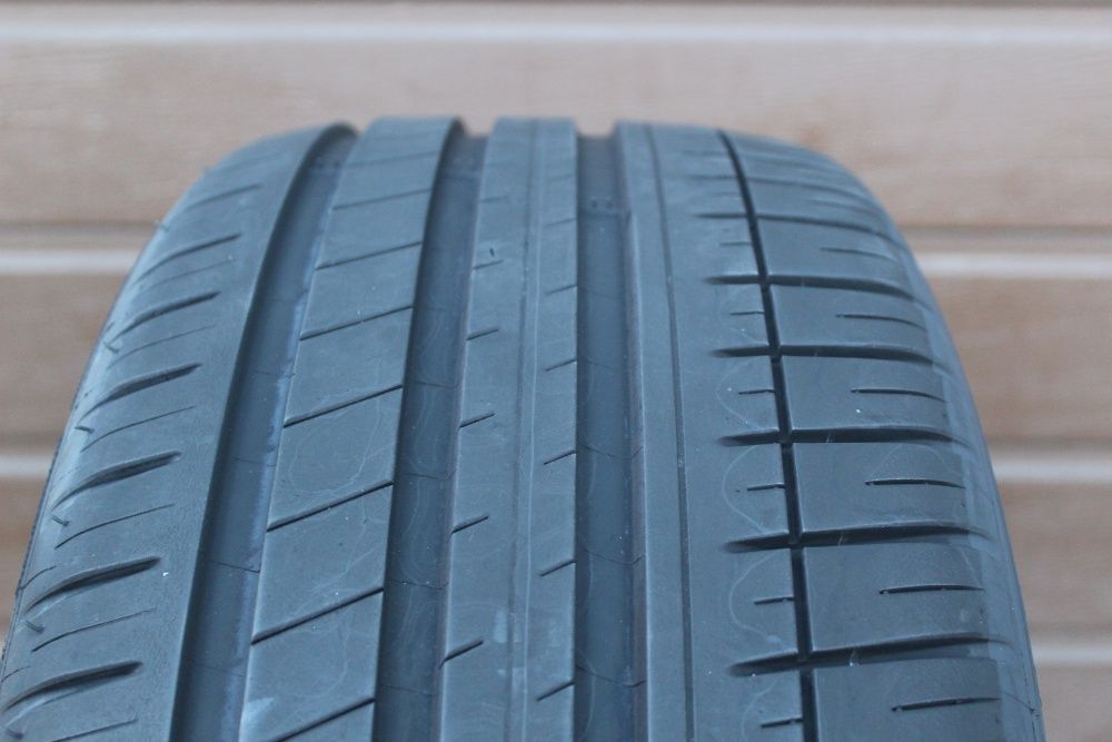 235/40R18 MICHELIN PILOT SPORT 3 95W XL 6,5mm 2011r.