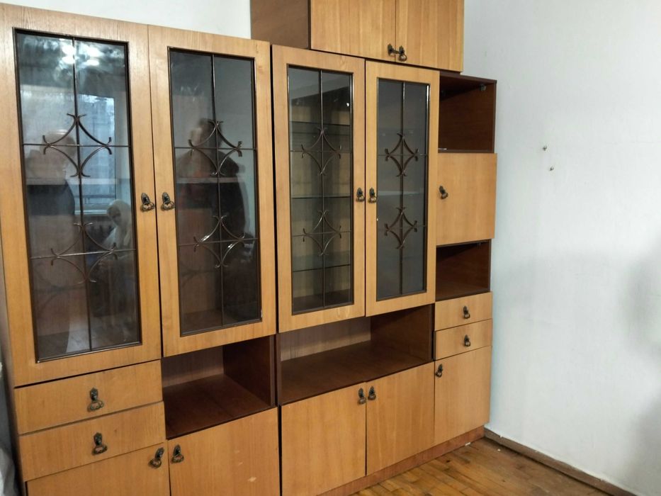 продам стенку-сервант (винтаж)